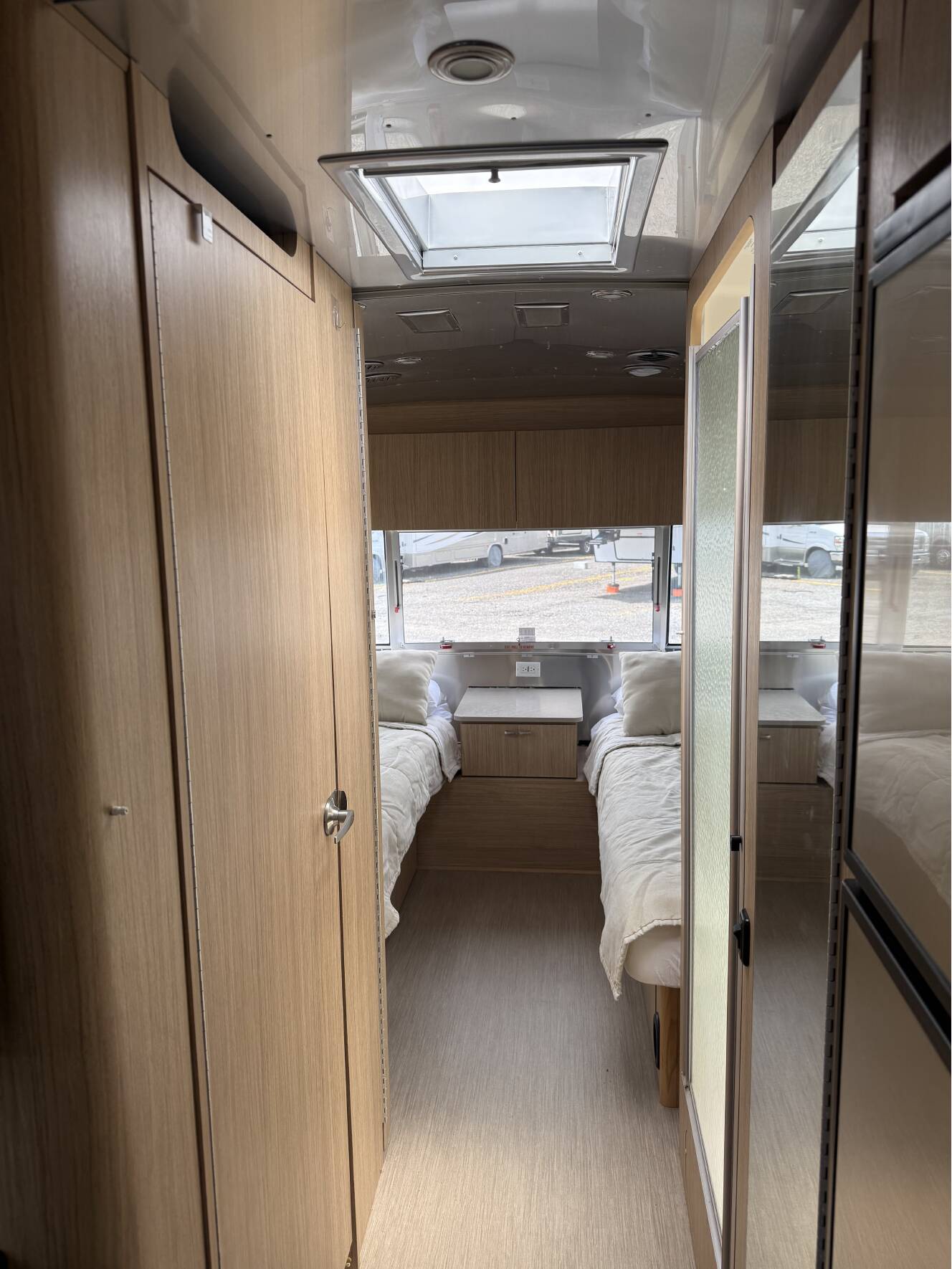 A photo of this 2018 Airstream FLYING CLOUD 28RB TWIN