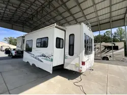 2003 KEYSTONE MONTANA 2955RL