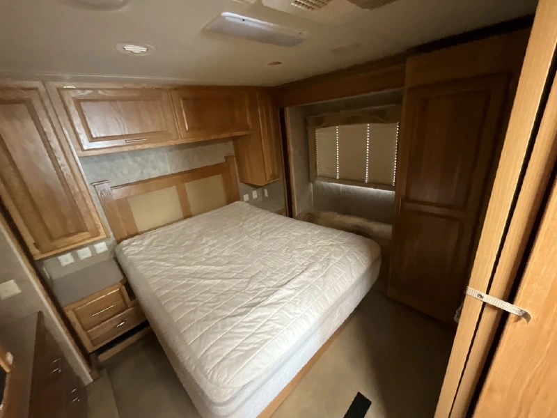 2006 HOLIDAY RAMBLER NEPTUNE 36SBT