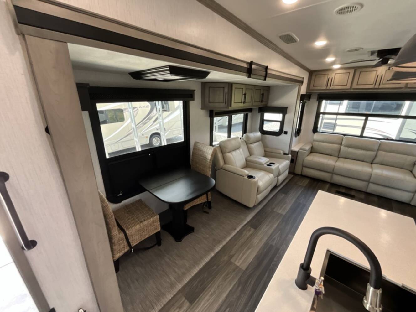 A photo of this 2021 Heartland BIG COUNTRY 3560SS