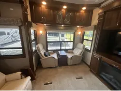 2017 DRV MOBILE SUITES 39DBRS3