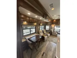 2017 DRV MOBILE SUITES 39DBRS3