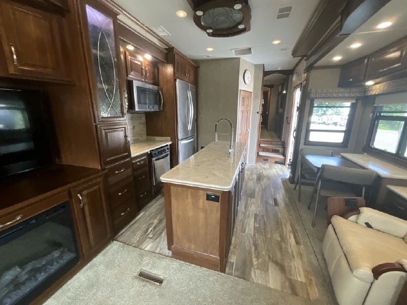 2017 DRV MOBILE SUITES 39DBRS3