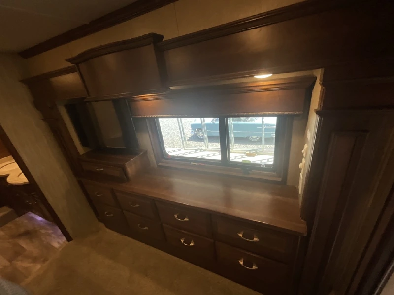 2017 DRV MOBILE SUITES 39DBRS3