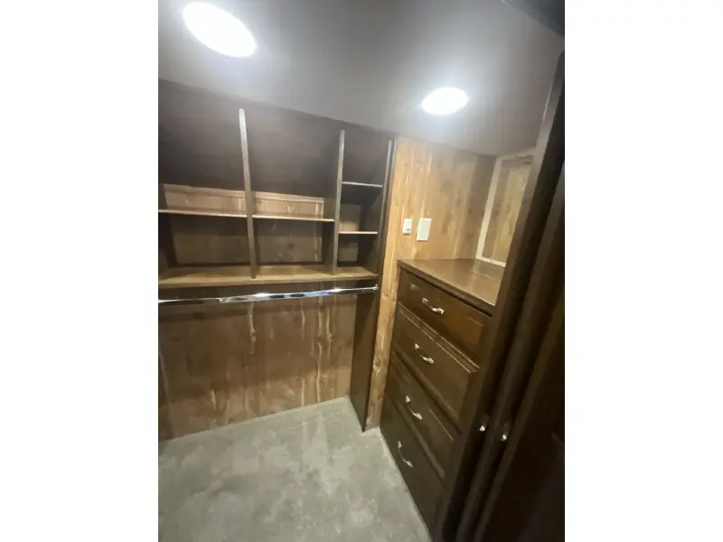 2017 DRV MOBILE SUITES 39DBRS3