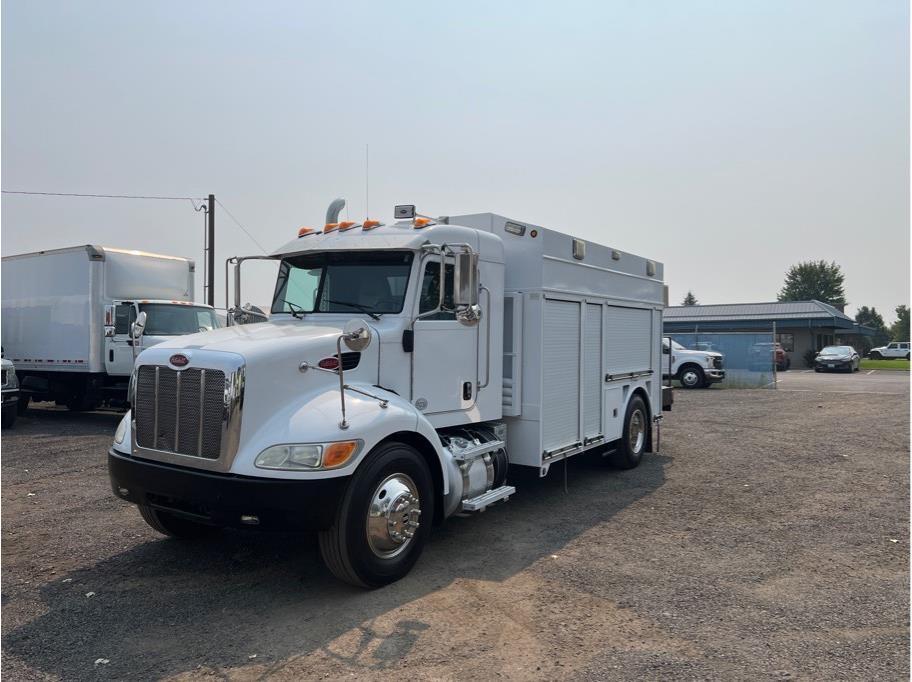 2013 PETERBILT 337 in Airway Heights, WA