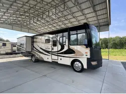 2009 FLEETWOOD BOUNDER 35E