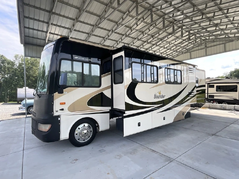 2009 FLEETWOOD BOUNDER 35E