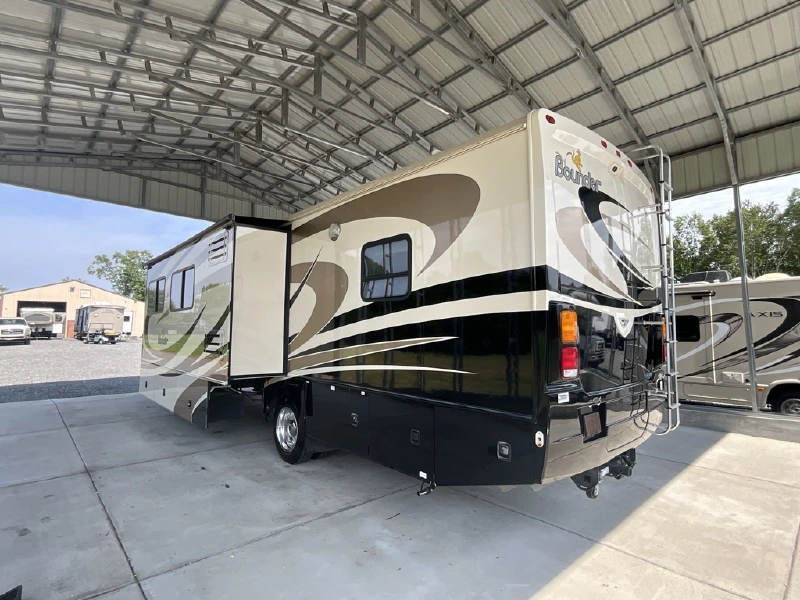 2009 FLEETWOOD BOUNDER 35E