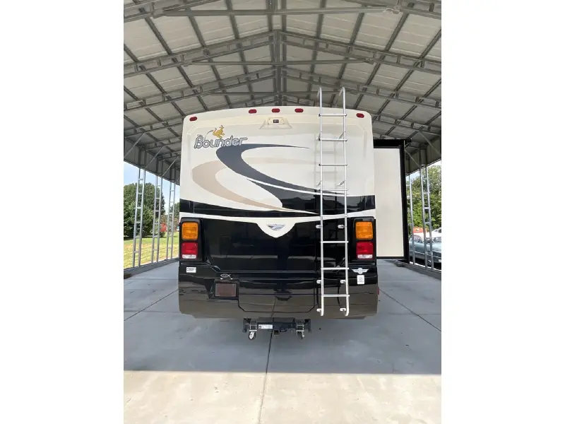 2009 FLEETWOOD BOUNDER 35E