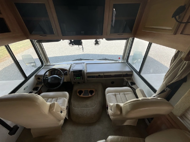 2009 FLEETWOOD BOUNDER 35E