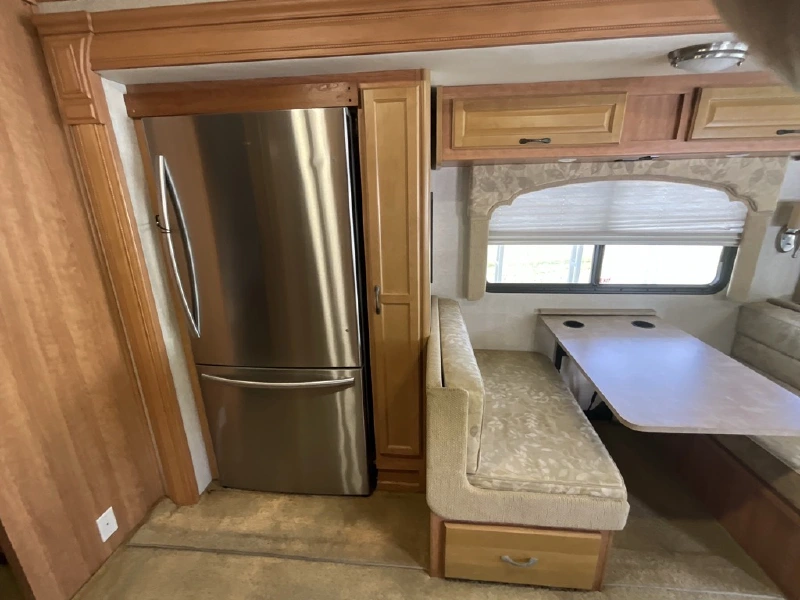 2009 FLEETWOOD BOUNDER 35E