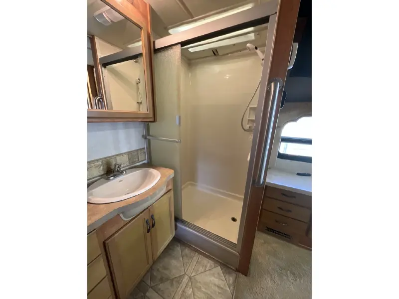 2009 FLEETWOOD BOUNDER 35E