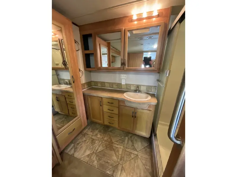 2009 FLEETWOOD BOUNDER 35E