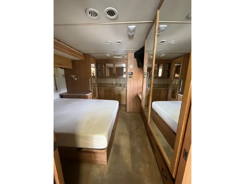 2009 FLEETWOOD BOUNDER 35E