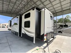 2017 KEYSTONE MONTANA HIGH COUNTRY 340BH