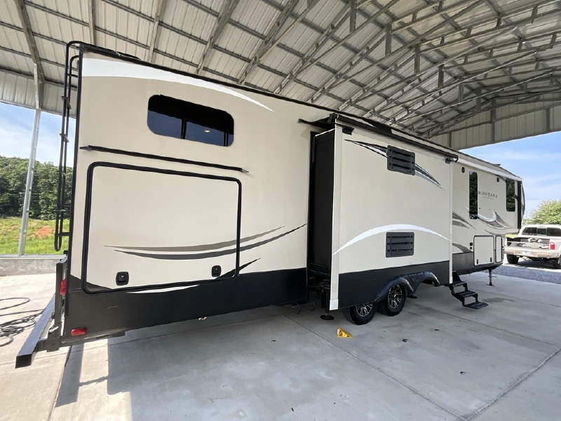 2017 KEYSTONE MONTANA HIGH COUNTRY 340BH