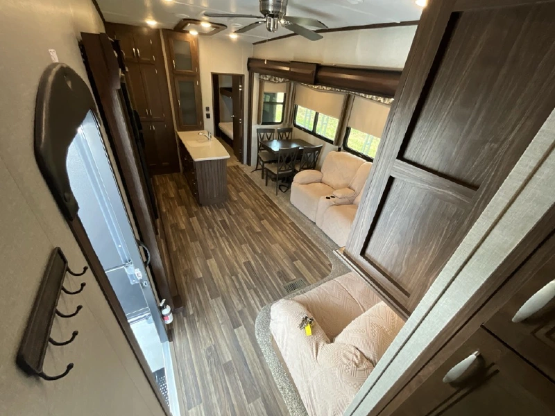 2017 KEYSTONE MONTANA HIGH COUNTRY 340BH