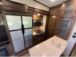 2017 KEYSTONE MONTANA HIGH COUNTRY 340BH