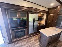 2017 KEYSTONE MONTANA HIGH COUNTRY 340BH