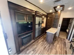 2017 KEYSTONE MONTANA HIGH COUNTRY 340BH