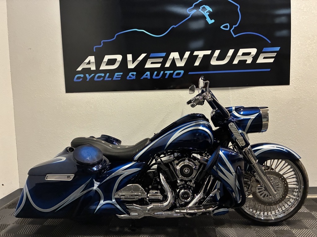 2017 Harley-Davidson ROAD KING in Lakeland, FL