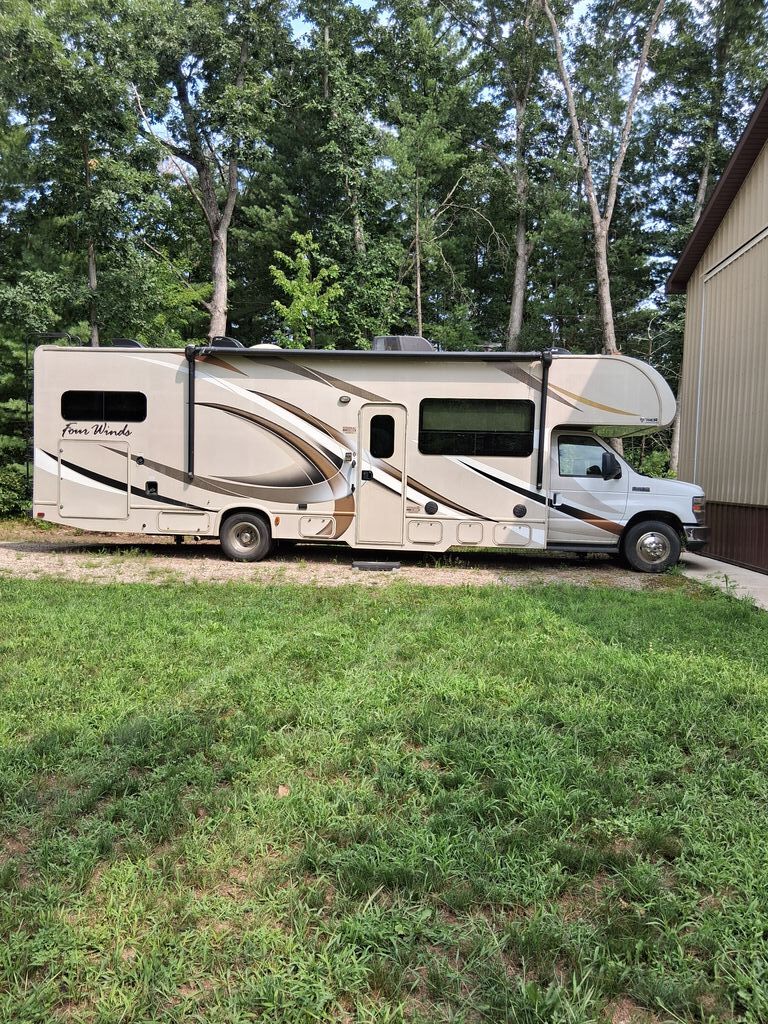 2017 Thor Motor Coach Four Winds 31W in howard city MI