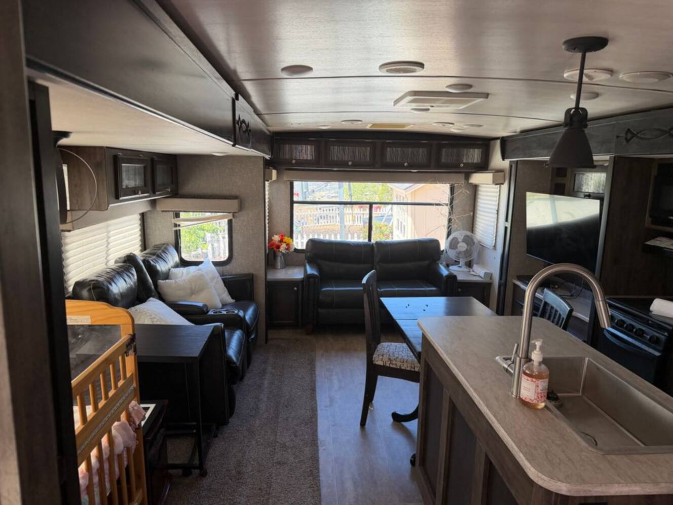 A photo of this 2019 Heartland Mallard 335