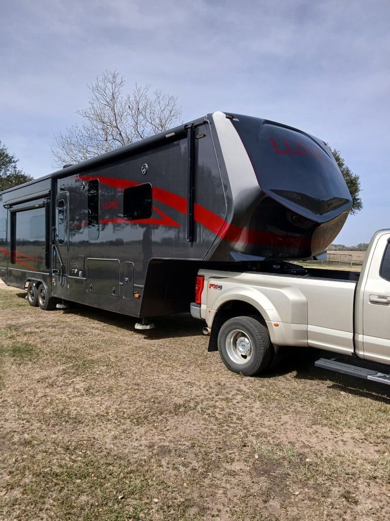 2021 Luxe Gold 35GRS in victoria TX