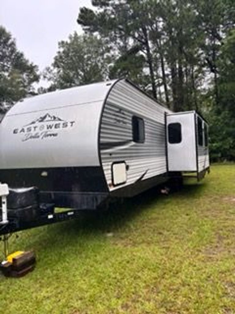 2022 Forest River East to West Della Terra 291BH in leesville LA