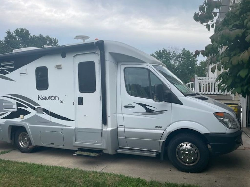2011 Itasca Navion IQ 24G in overland park KS