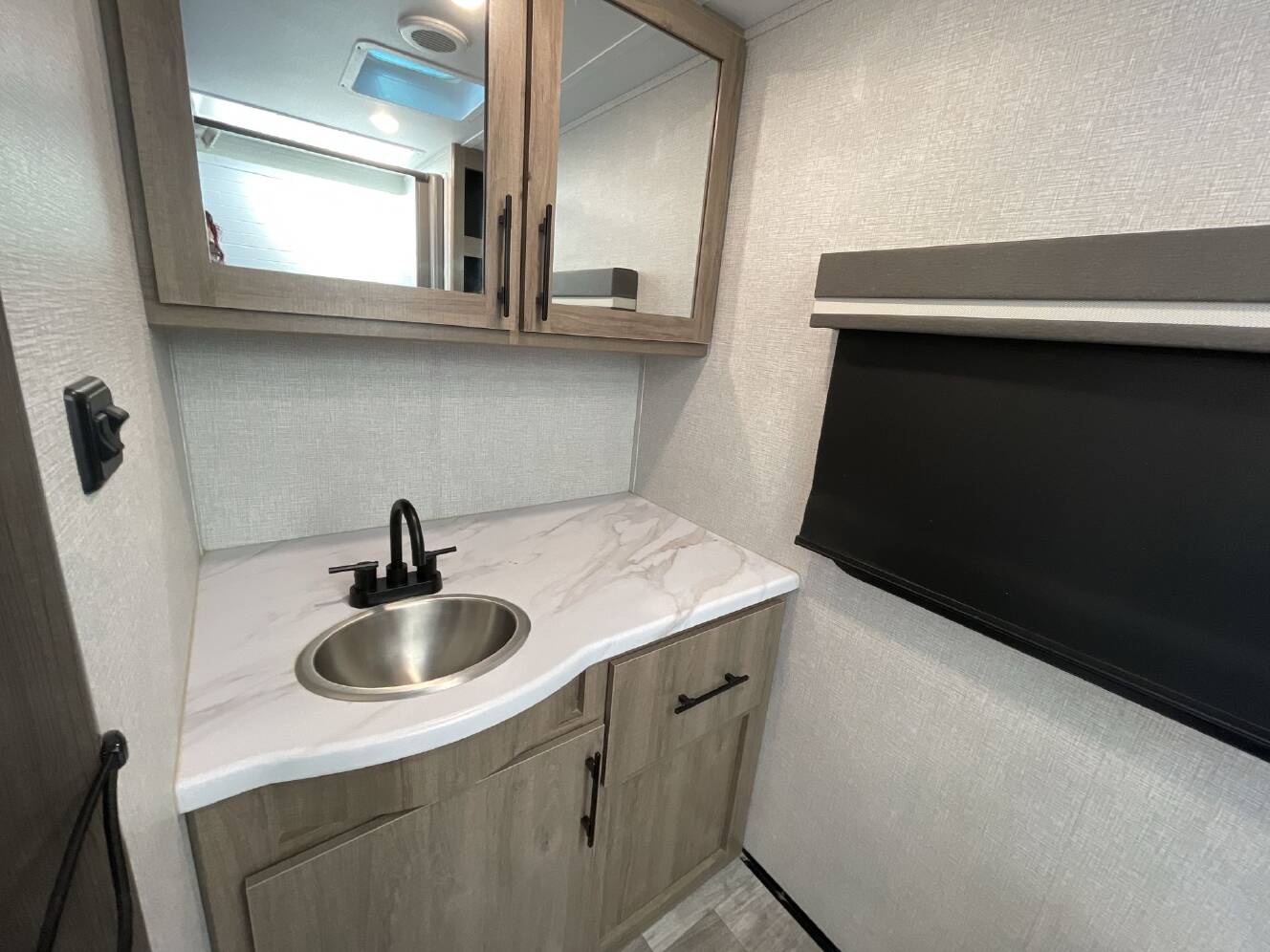 A photo of this 2023 Grand Design Imagine 22RBE