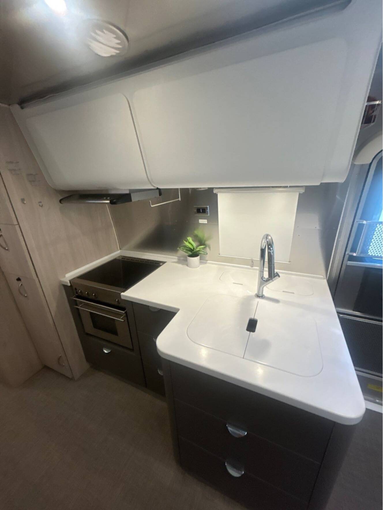A photo of this 2022 Airstream GLOBETROTTER 27FB TWIN