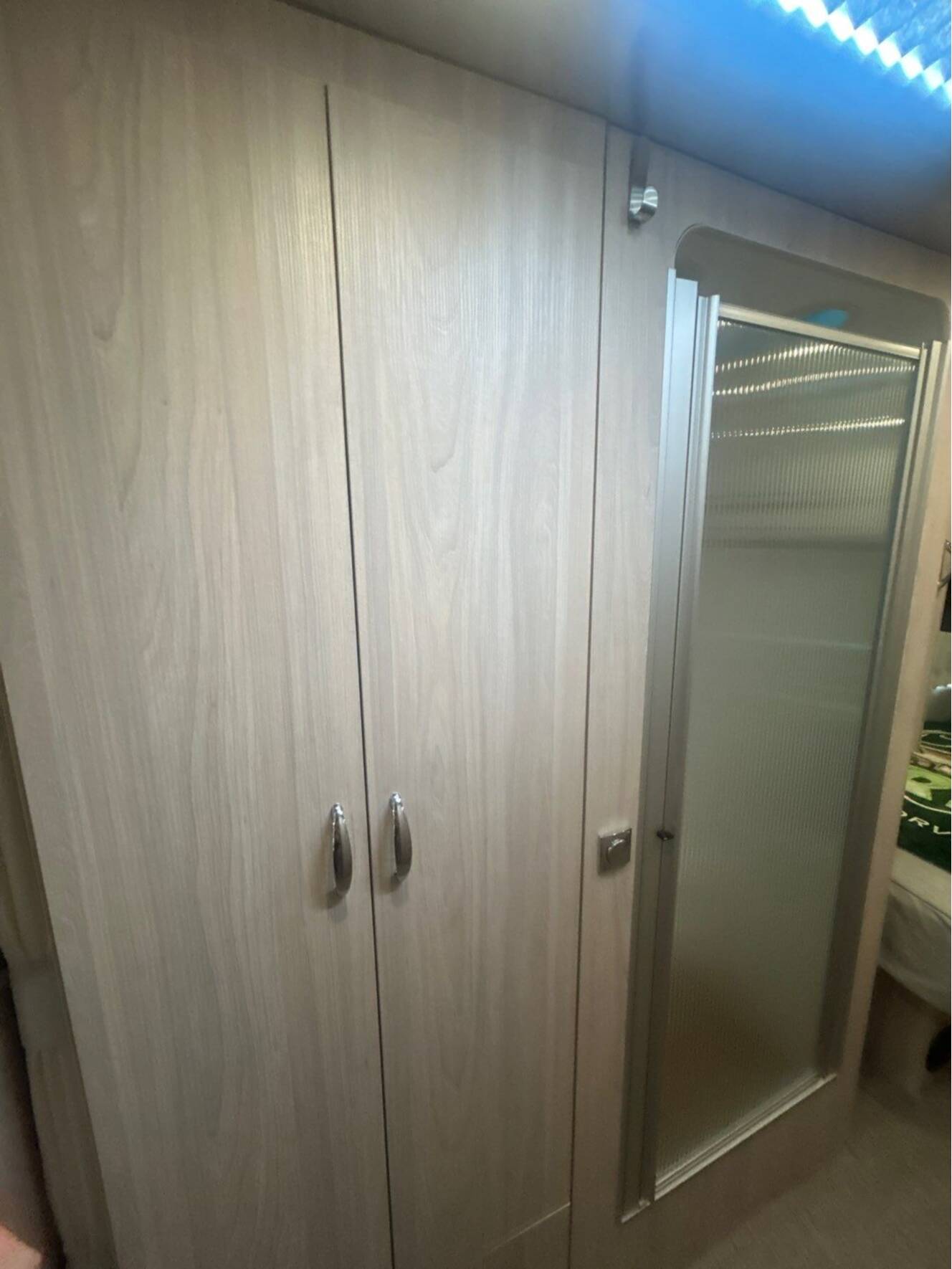 A photo of this 2022 Airstream GLOBETROTTER 27FB TWIN