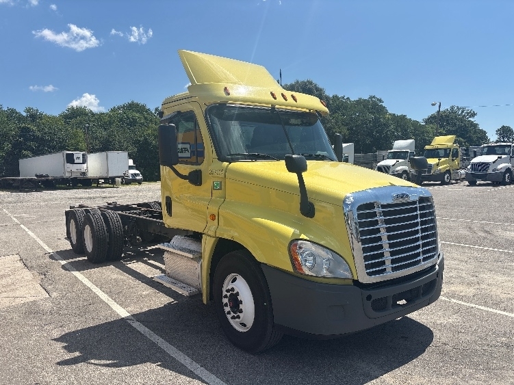 2019 FREIGHTLINER CASCADIA 125 in Richmond, VA
