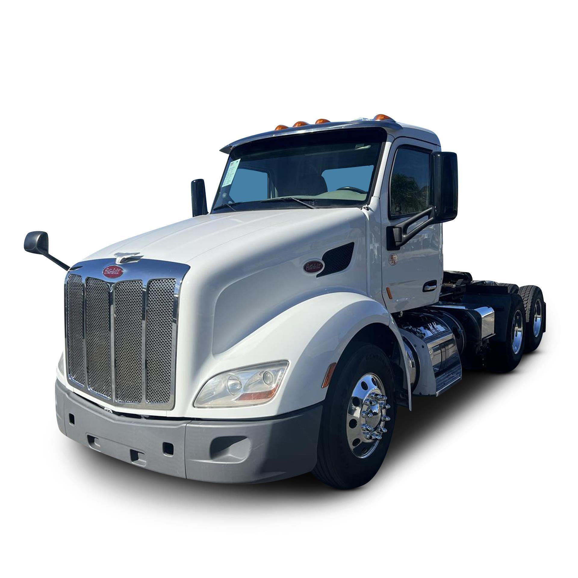 2021 PETERBILT 579 in Sylmar, CA