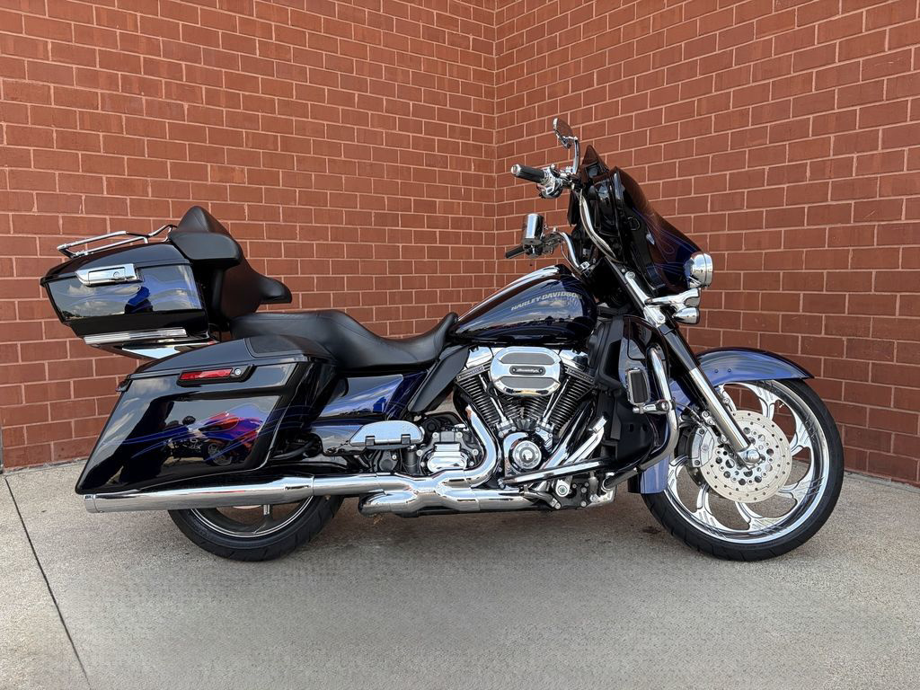 2016 Harley-Davidson FLHXSE - CVO Street Glide CVO in Waterford Twp, MI