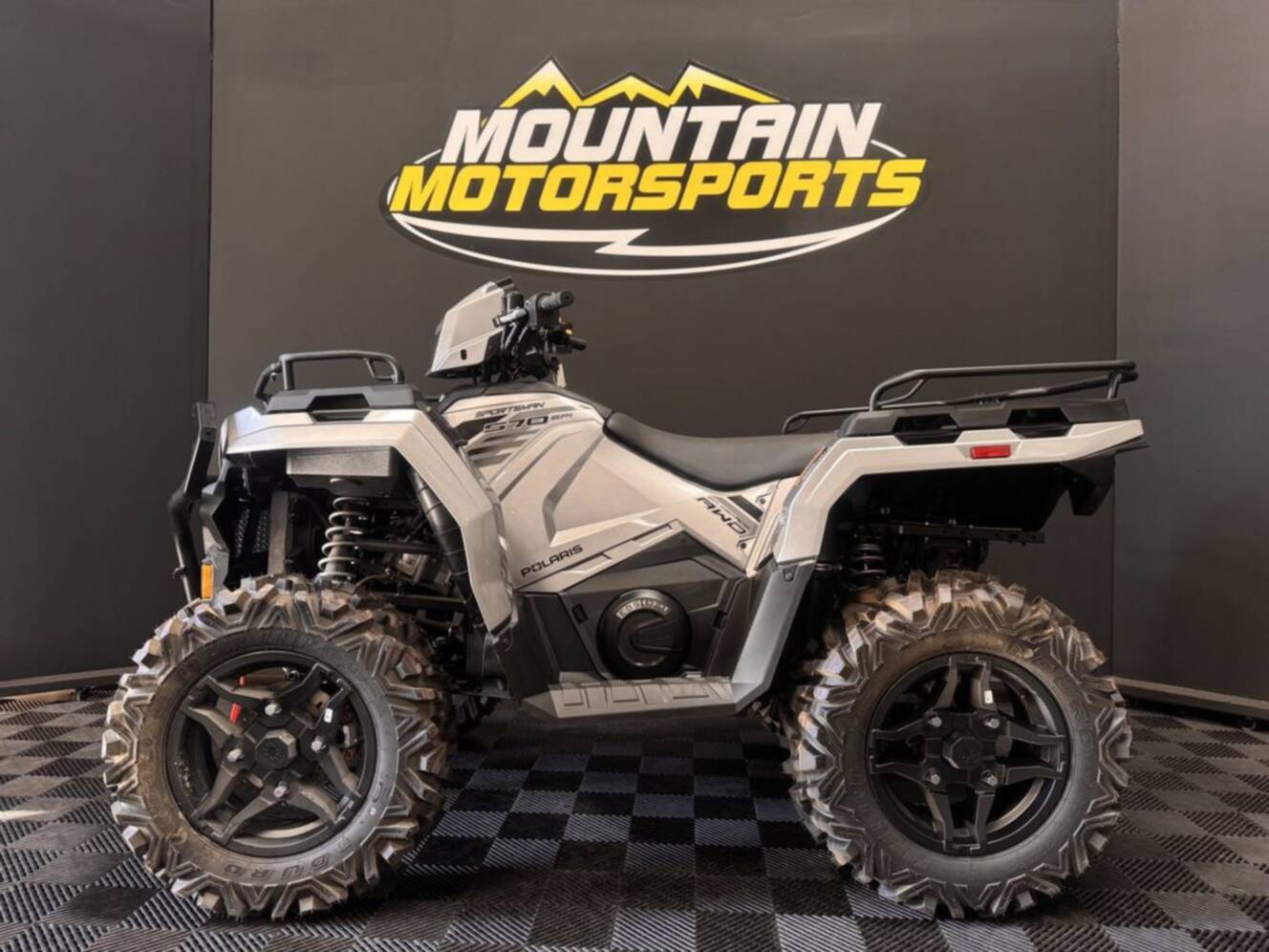 A photo of this 2026 Polaris Sportsman 570 Ultimate