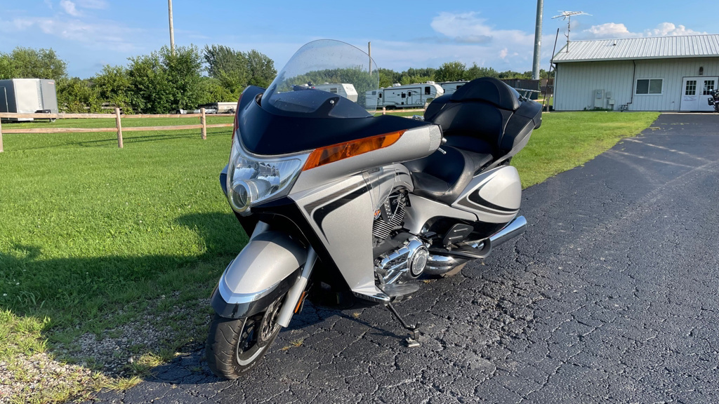 2011 Victory Motorcycles VICTORY VISION BASE in Marengo, IL