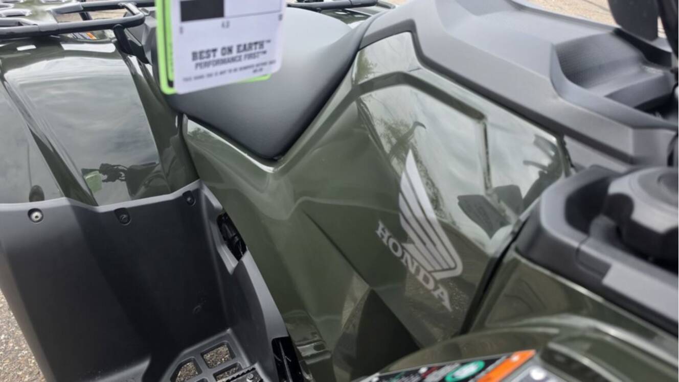 A photo of this 2027 Honda FourTrax Foreman Rubicon 4x4 EPS