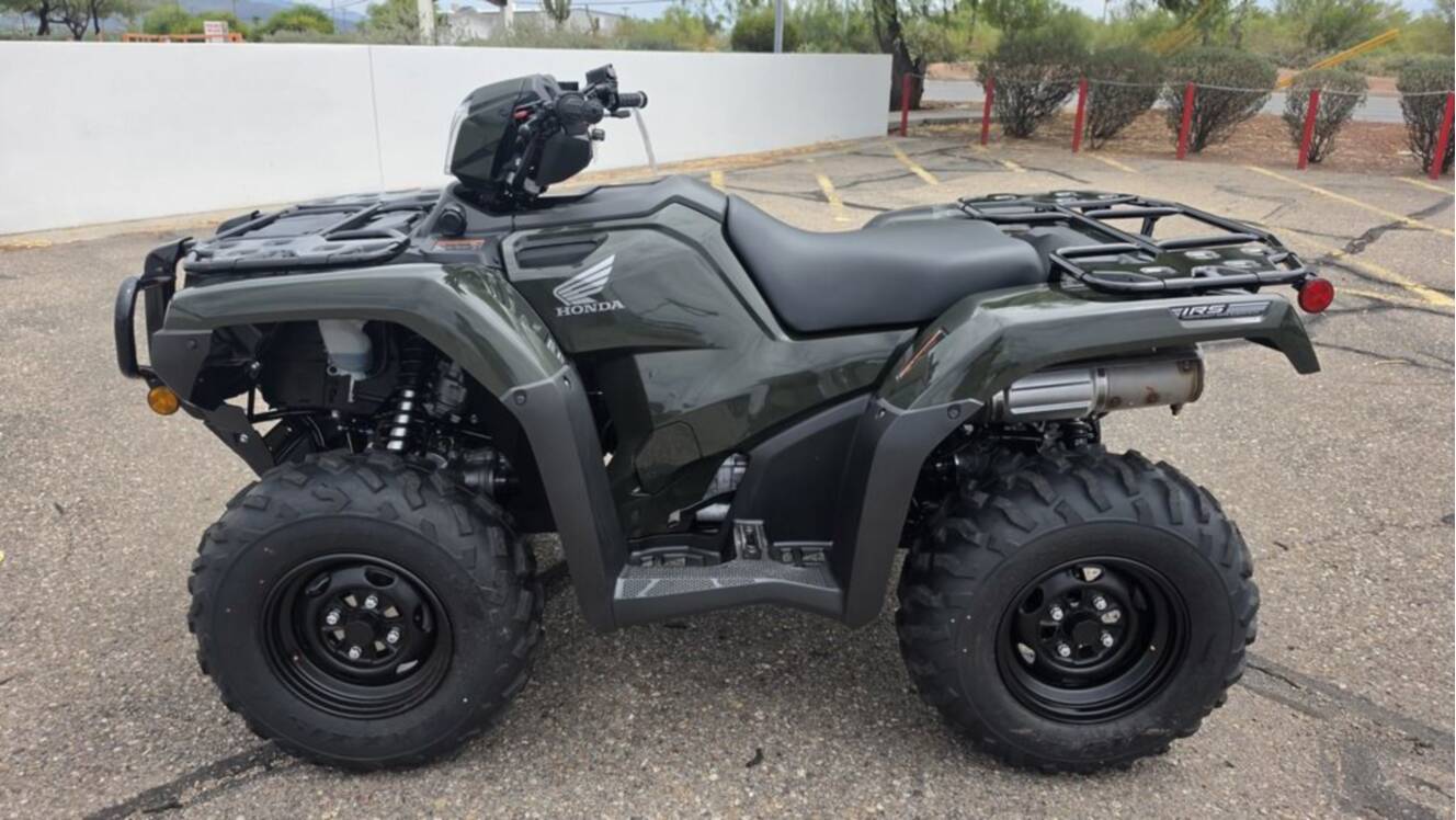A photo of this 2027 Honda FourTrax Foreman Rubicon 4x4 EPS
