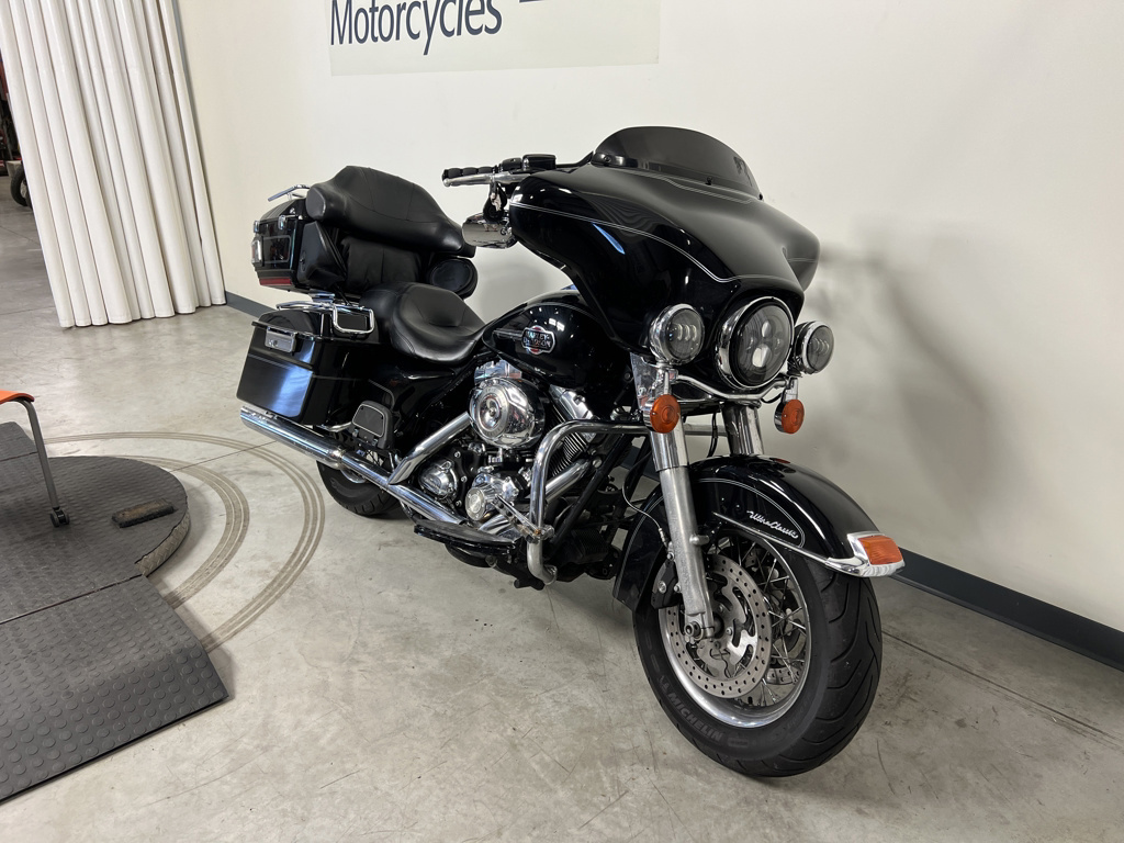2008 Harley-Davidson ELECTRA GLIDE ULTRA CLASSIC (EFI) ULTRA CLASSIC FLHTCU in Peninsula, OH