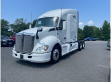 3 of the Best Sleeper Cab Trucks image