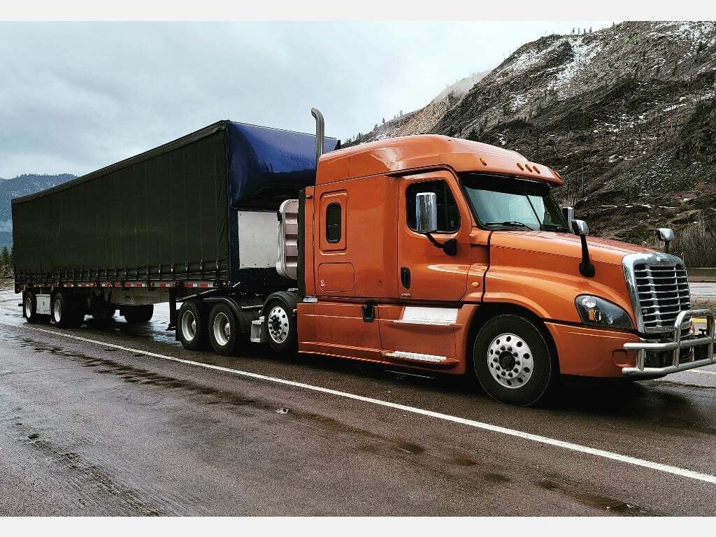 2016 FREIGHTLINER Cascadia 125 DD15 AUTOMA in Absarokee, MT