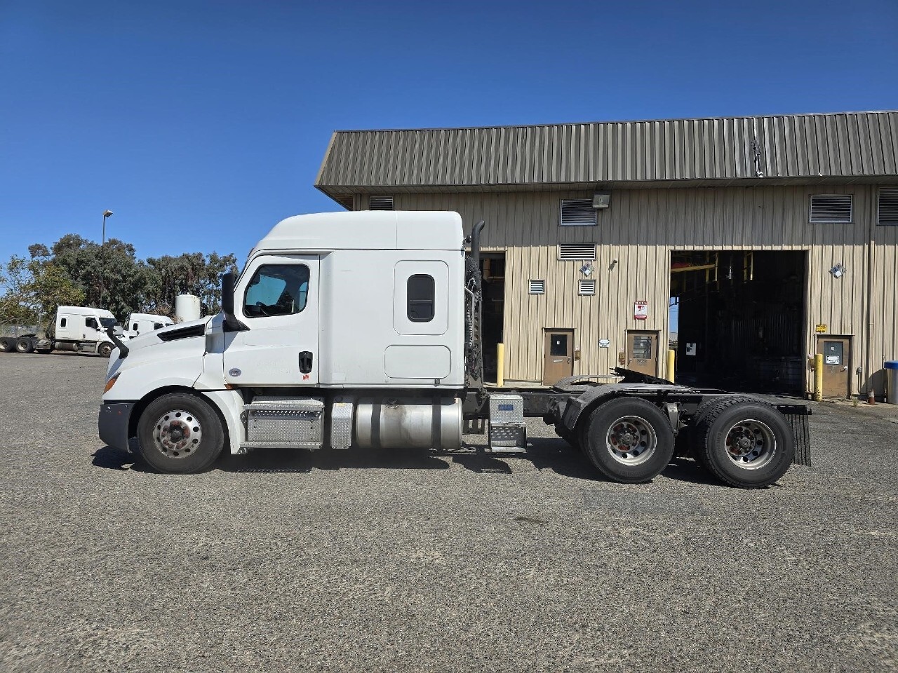 2020 FREIGHTLINER Cascadia CA126 in San Fransisco, CA