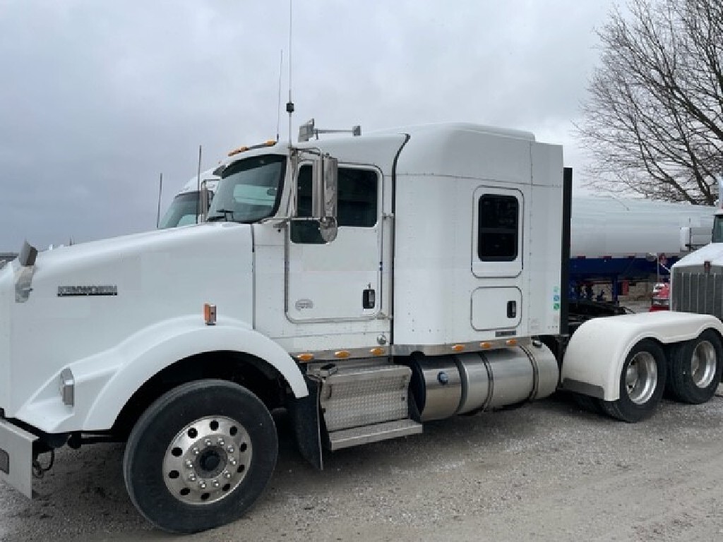 2012 KENWORTH T800 in Alexandria, IN