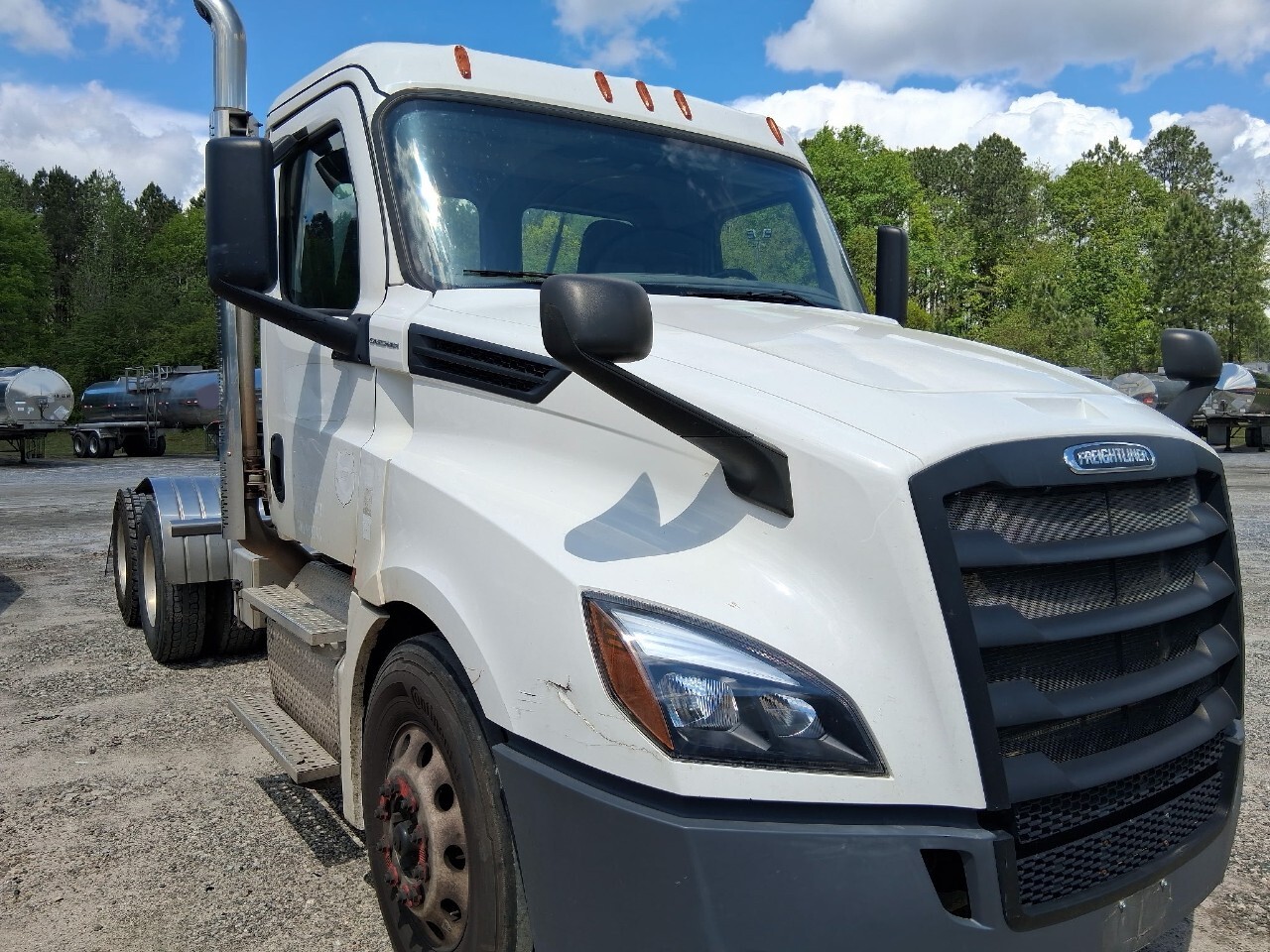 2019 FREIGHTLINER Cascadia CA126 in Spartanburg, SC