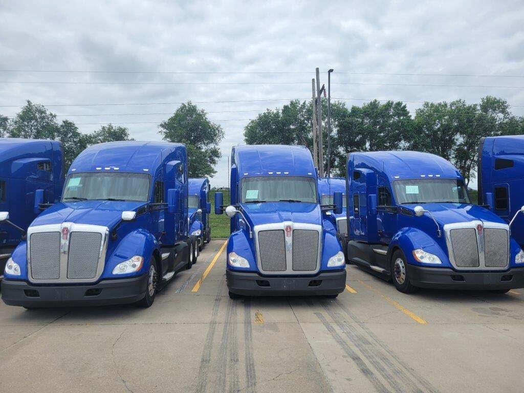 2018 KENWORTH T680 in Garden City, KS