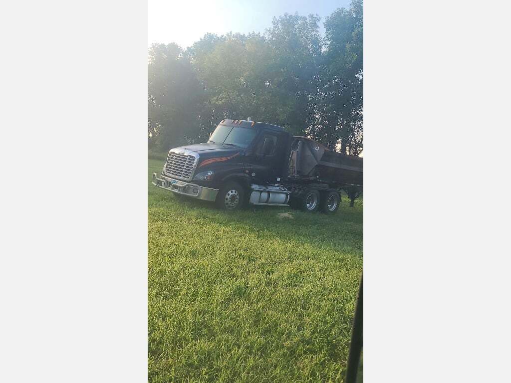 2014 FREIGHTLINER Cascadia 120 in Grand Forks, ND