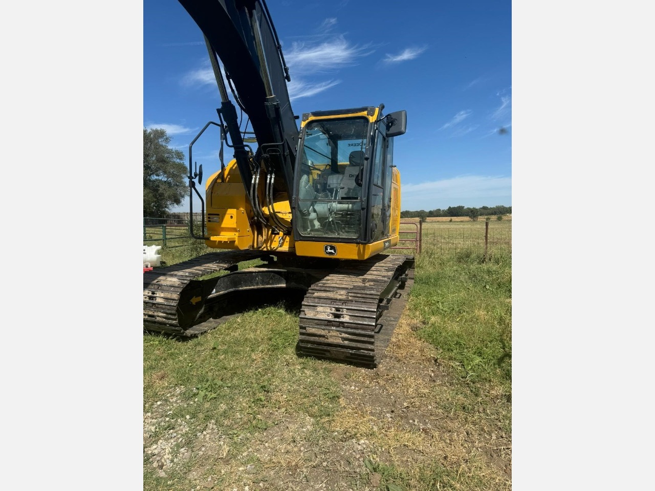 2015 JOHN DEERE 300G in Beaumont, KS